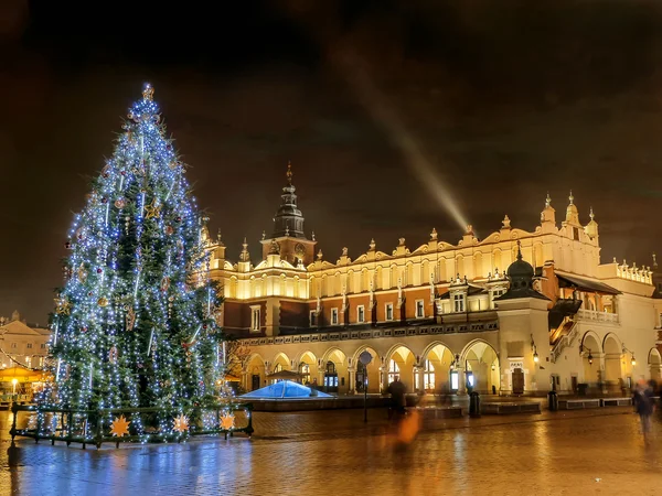 Outdoor christmas tree — Stock Photo, Image