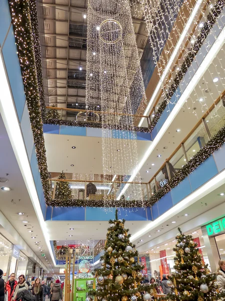 Christmas shopping mall — Zdjęcie stockowe