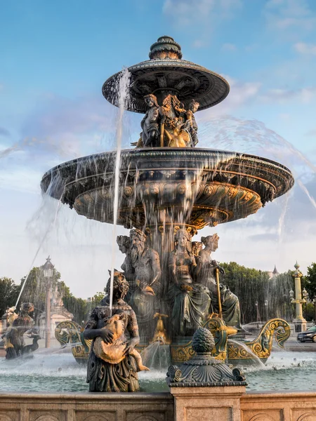 Kilde på Place de la Concorde – stockfoto