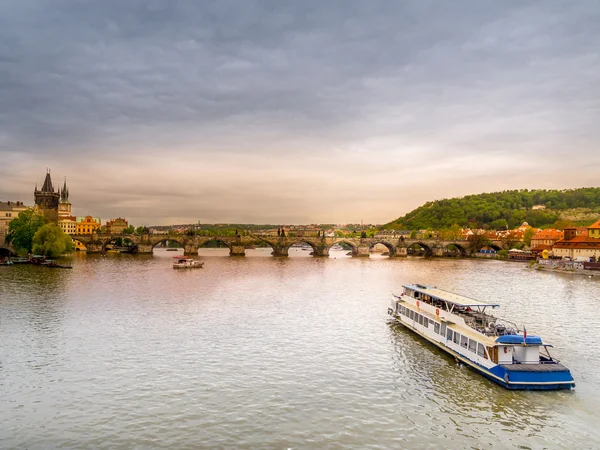 Charles Bridge na praque — Fotografia de Stock