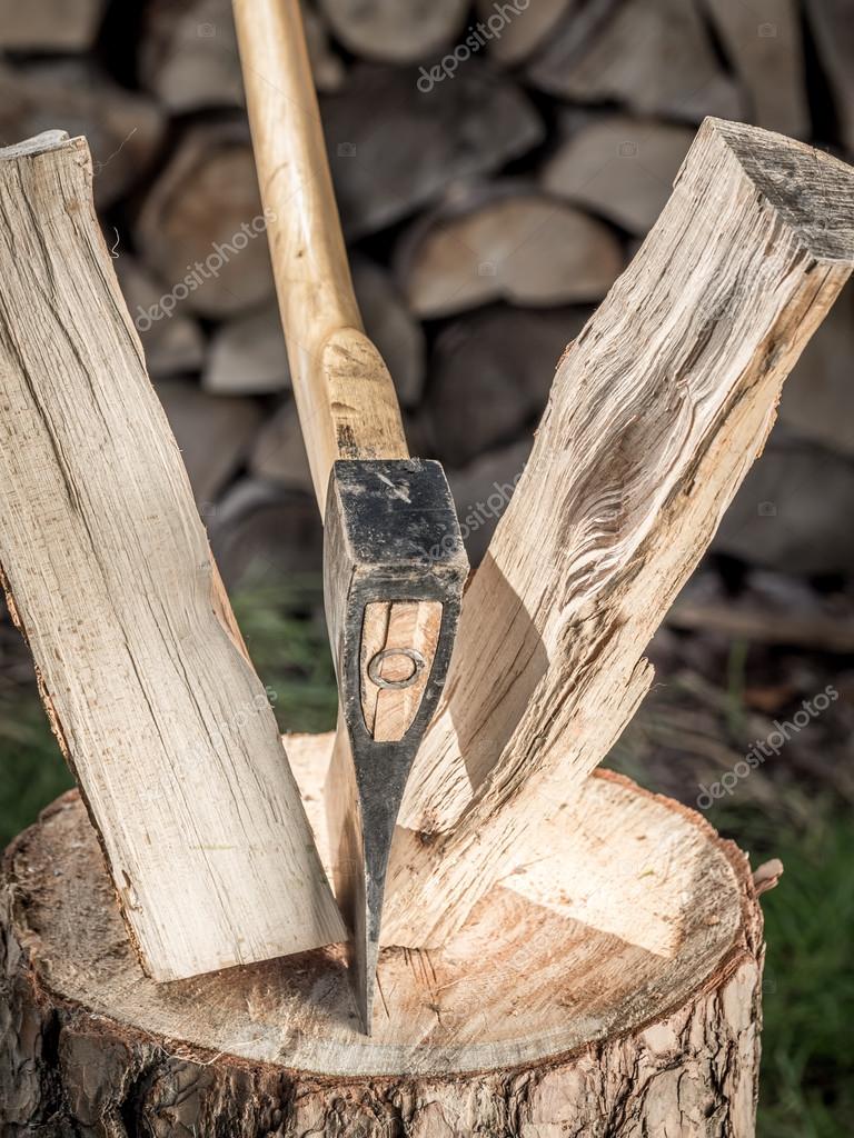 обрубок дерева. березовое бревно. канадская рубка кыштым. бревно полено. обрубок бревна 6 букв.