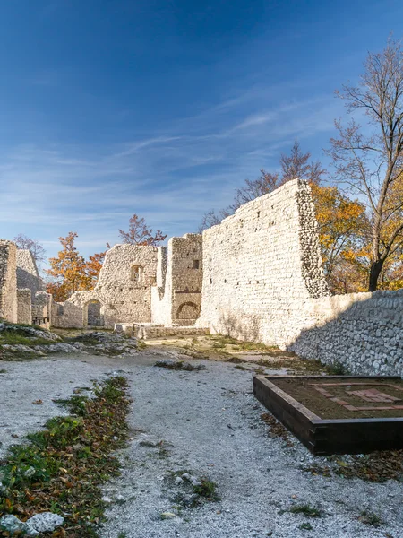 Ερείπια μεσαιωνικού κάστρου Smolen — Φωτογραφία Αρχείου