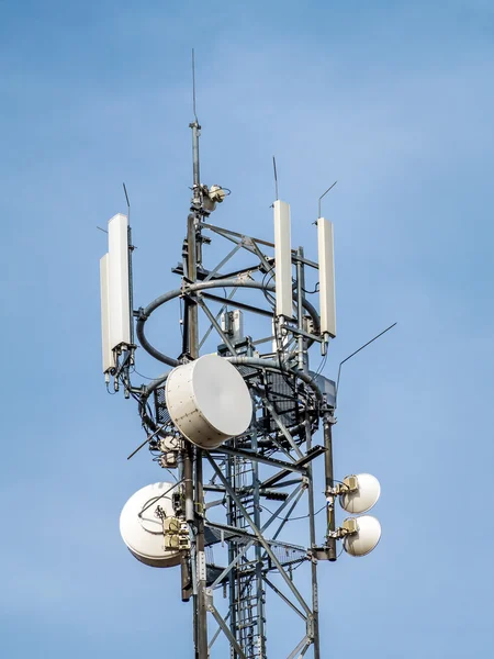 Primo piano della torre delle telecomunicazioni — Foto Stock