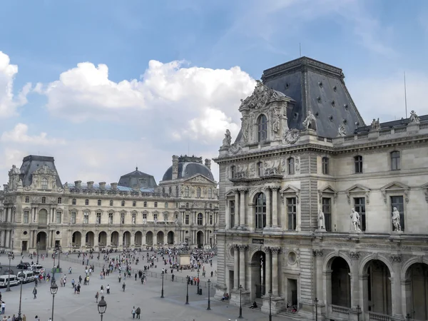 Cour principale du Musée du Louvre — Photo