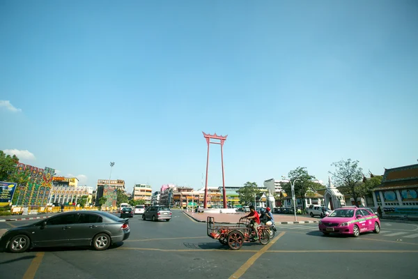 Giant Swing rojo, los tailandeses llaman a Sao Chingcha —  Fotos de Stock