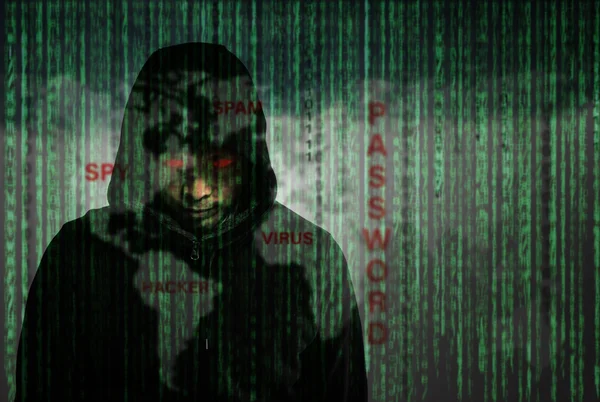 Hackers programmeur met behulp van computer laptop voor kappen informatie — Stockfoto