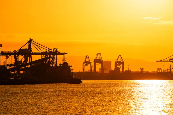 Terminal Contenedores Portuarios Para Transportar Producto Con Silueta — Foto de Stock