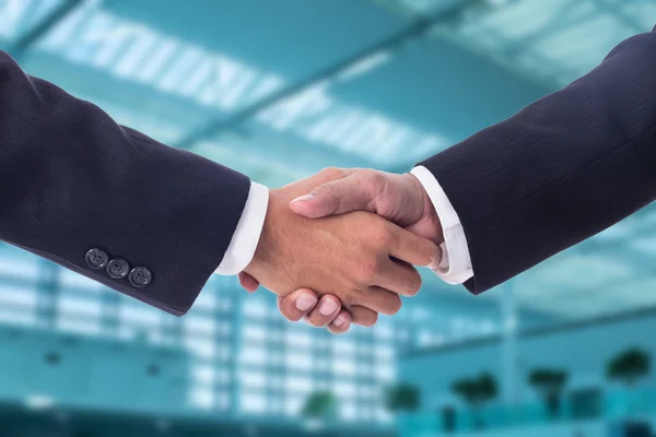 Unternehmer-Handschlag für Einigung — Stockfoto