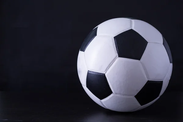 Futebol Para Jogador Esporte Com Fundo Preto — Fotografia de Stock