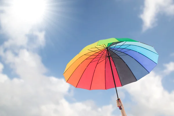 Sosteniendo Paraguas Colores Para Protección Luz — Foto de Stock