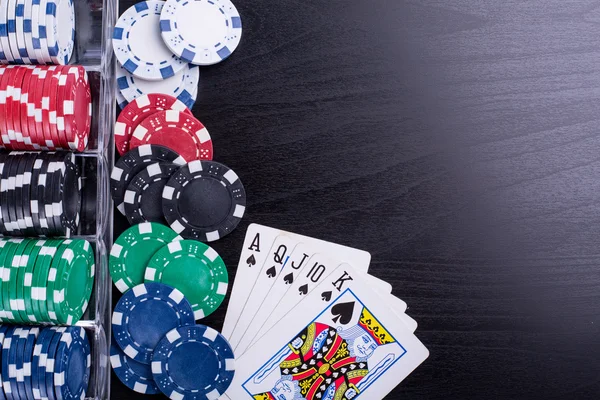 Poker Chips Voor Casinospel Tafel — Stockfoto