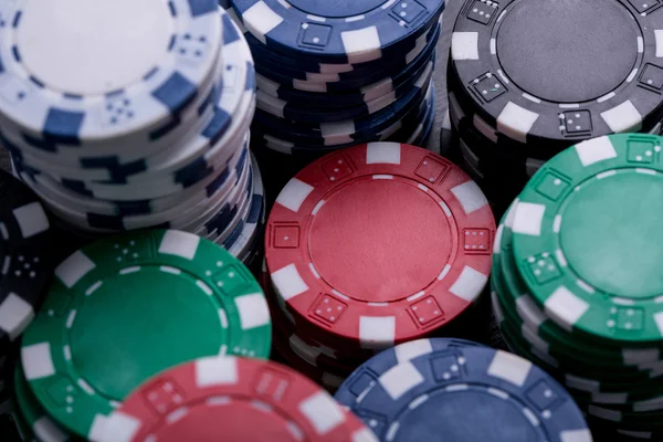 Poker Chips Voor Casinospel Tafel — Stockfoto