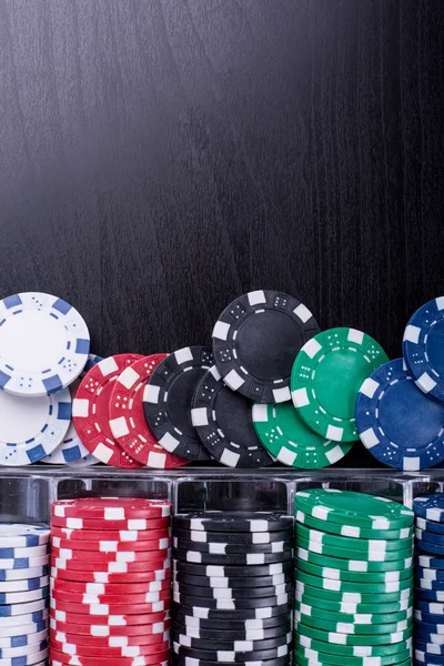 Poker Chips Voor Casinospel Tafel — Stockfoto