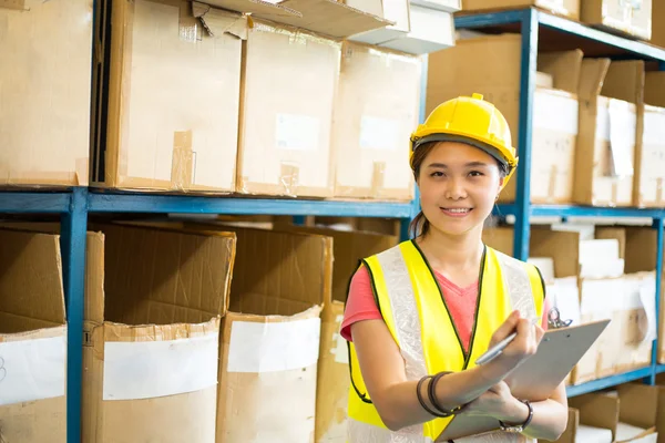 Warehouse Storage Worker Checking Stock Products Shipping Customer — Stock Photo, Image