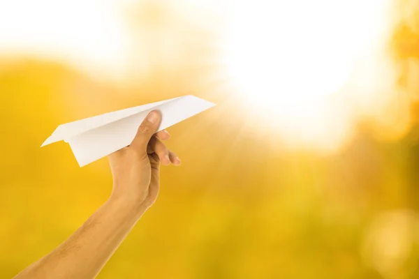 Papierflugzeug Freiheit für Denken und Kreatives — Stockfoto