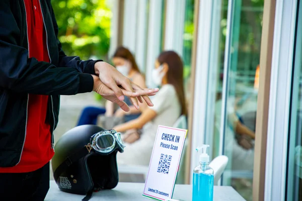 Por Favor Escanee Código Barras Para Check Interior Del Restaurante — Foto de Stock