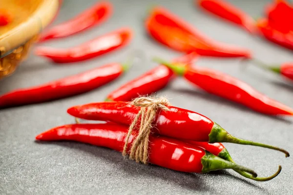 Red Chilli Pepper Arrange Gray Background Fresh Ingredient Spicy Vegetable — Stock Photo, Image