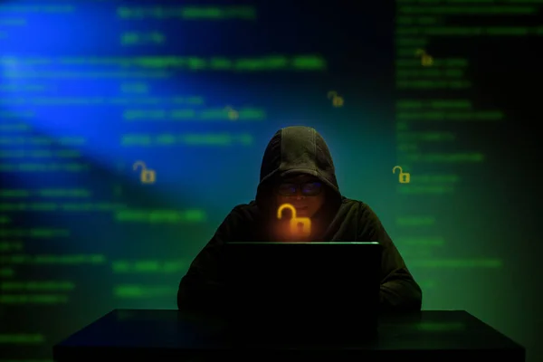 Hacker Hooded Gevaarlijke Hacken Informatie Overheid Data Servers Krijgen Wachtwoord — Stockfoto