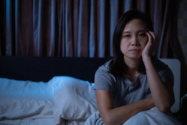 Depressed Asian Woman Can Sleep Bed Insomnia Syndrome Sleepless Unhappy — Stock Photo, Image