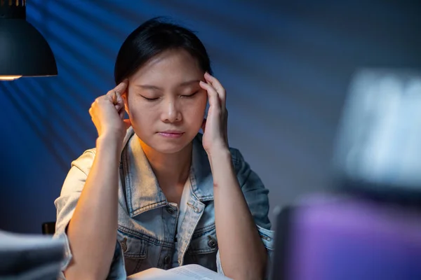 Asian Woman Writing Documents Overtime Night Working Deadline Office Officer — Stock Photo, Image