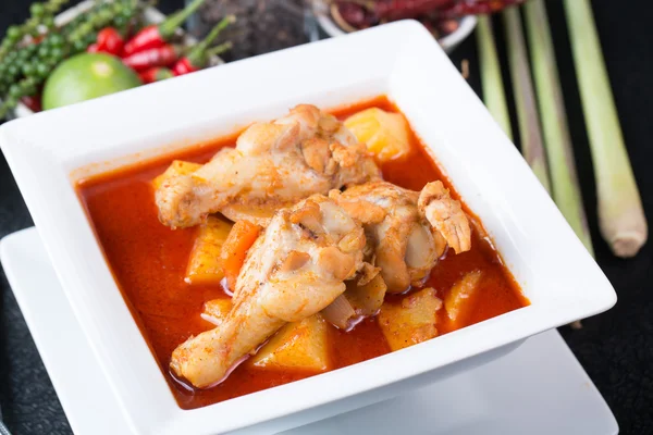 Muss Sa Man Kai Thai curry Pollo piccante — Foto Stock