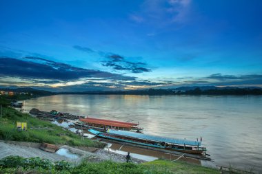 Küçük bağlantı noktası Mekong Nehri, Chiang Kha geleneği ahşap gemi durdurmak