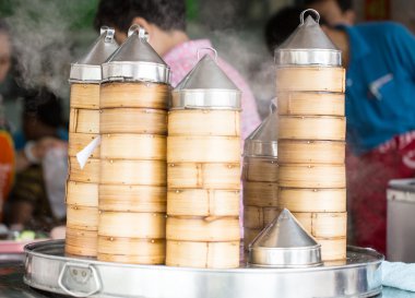 Dim sum bambu buğulaması 