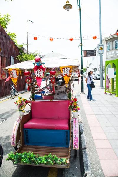 GEORGE TOWN,PENANG ,MALAYSIA- CIRCA March 26, 2015: Trishaw vint — Stock Photo, Image