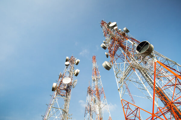 Антенны телекоммуникационных мачт
 