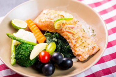 Somon steak deniz ürünleri 