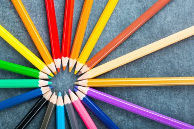 Renk kalem takım çalışması ile