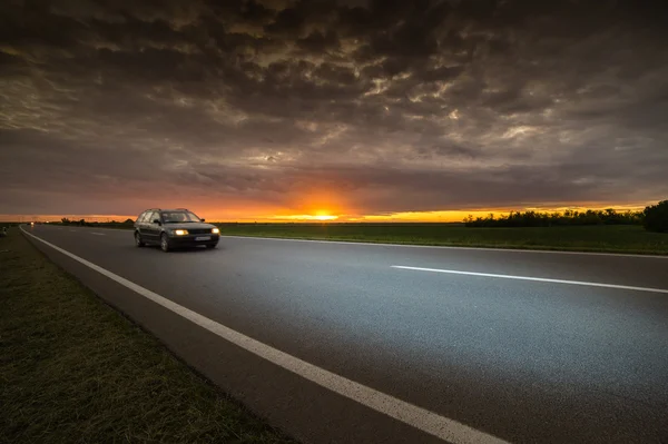 Gece karanlığında sürücü — Stok fotoğraf