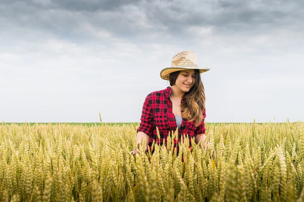 幸福的女人农夫 — 图库照片