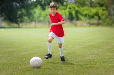  topu tekmeleme çocuklar 