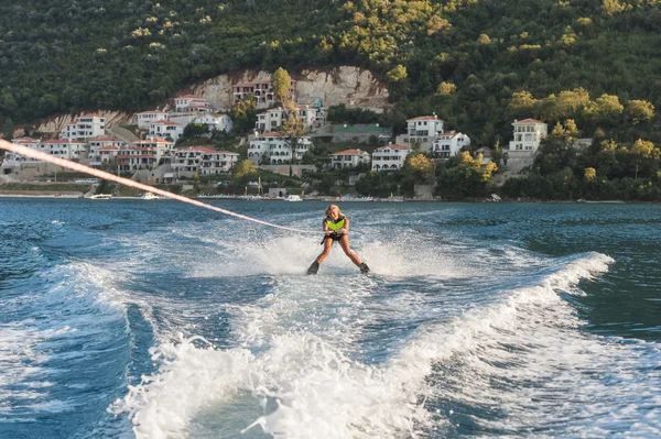 Water skiing — Stock Photo, Image