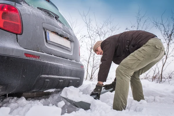 Autó beszorult a hó — Stock Fotó
