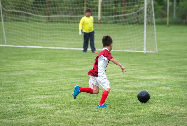 Çocuğun futbol — Stok fotoğraf