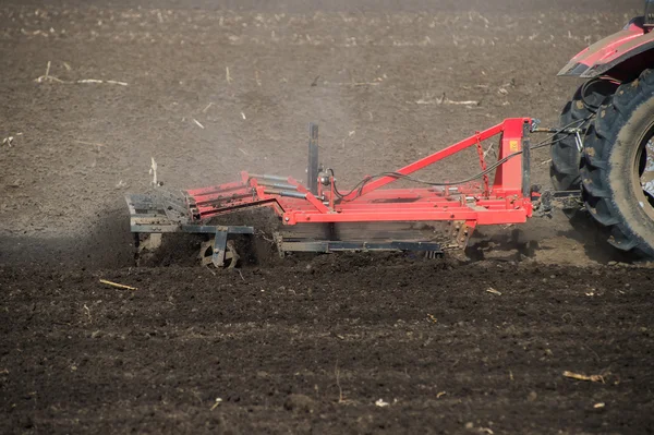 Voorbereiding van land bestemd voor zaaidoeleinden — Stockfoto