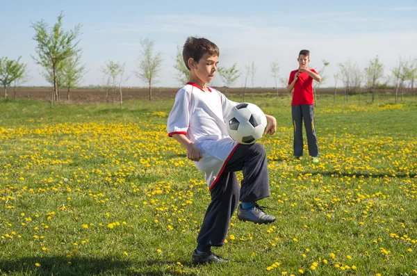 Çocuklar Futbolu — Stok fotoğraf