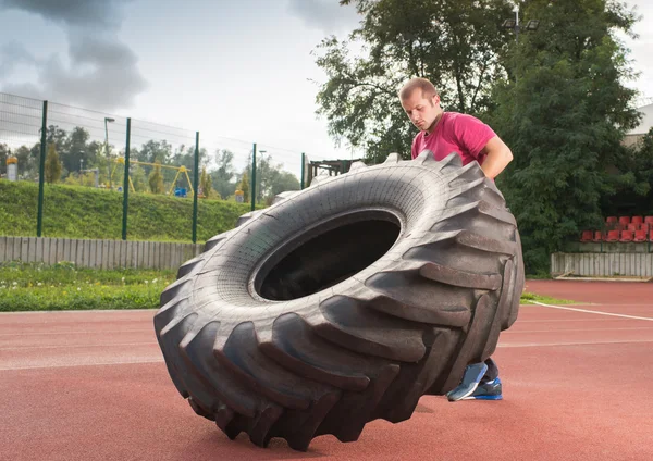 Sterke man oefening — Stockfoto