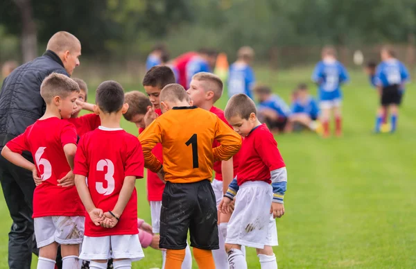 Équipe de football pour enfants — Photo