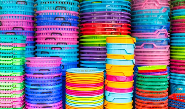 Barevné recyklovaných plastových kbelíků. Royalty Free Stock Obrázky