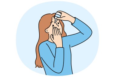 Kadın görme yetisini arttırmak için göz damlası kullanır ya da göz hastalıklarına yol açan kuru göz bebeklerini azaltır. Göz damlası olan genç bir kız körlük ve konjonktiviteden kaçınmak için göz doktoru tavsiye etti..