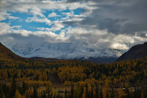 Rusland Syd Det Vestlige Sibirien Mountain Altai Efterårssolnedgang Bjergkæden North - Stock-foto