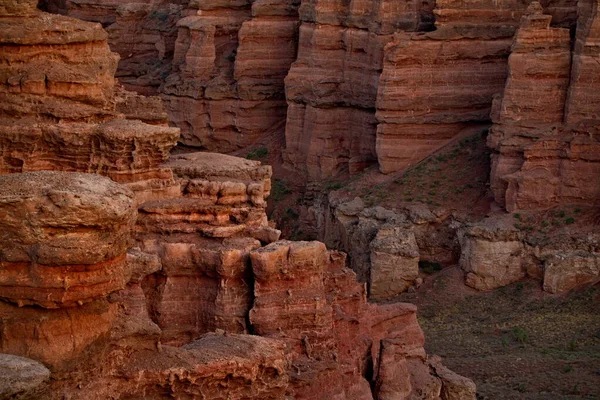 Sudeste Cazaquistão Montanhas Pitorescas Área Parque Nacional Natural Charyn Canyon — Fotografia de Stock