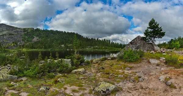 Russia South Krasnoyarsk Territory Eastern Sayans Rainbow Lake Natural Mountain — Stock Photo, Image