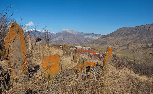 Een Khushtada Rusland Noordoostelijke Kaukasus April 2021 Menhirs Van Een — Stockfoto