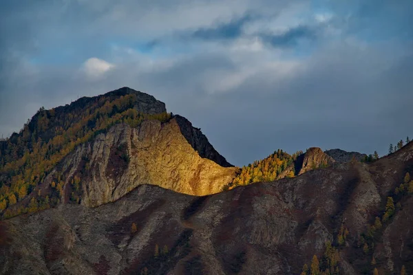 Ryssland Berg Altai Uttrycksfull Grafik Höstsolen Klipporna Bergskedjor — Stockfoto