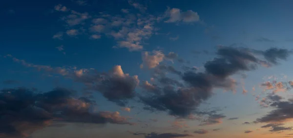 Tádzsikisztán Pamir Autópálya Festői Felhők Melyeket Lenyugvó Nap Világít Meg — Stock Fotó