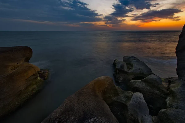 Rússia Daguestão Amanhecer Costa Rochosa Mar Cáspio Perto Aterro Cidade — Fotografia de Stock